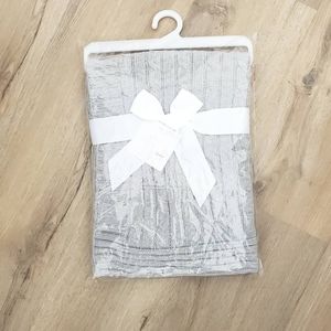 100% cotton cable knit gift blanket